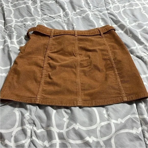 size 2 light brown American Eagle Hi-rise A-line corduroy skirt - Picture 3 of 6